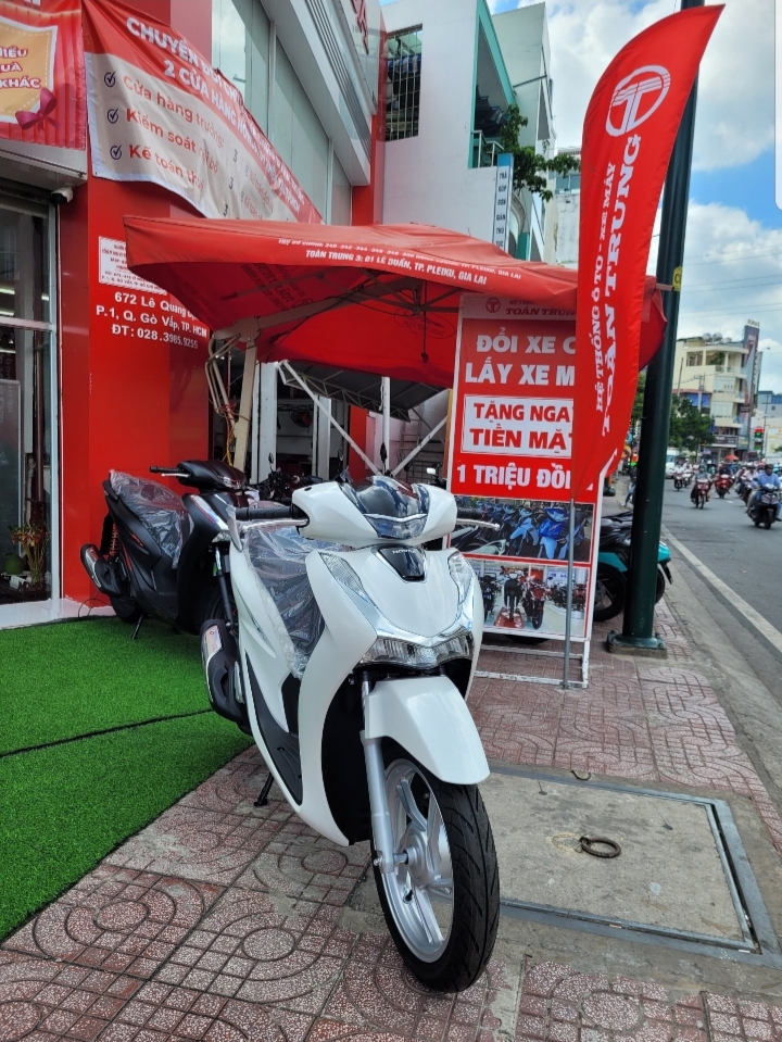 HONDA SH125i Trắng Tiêu Chuẩn